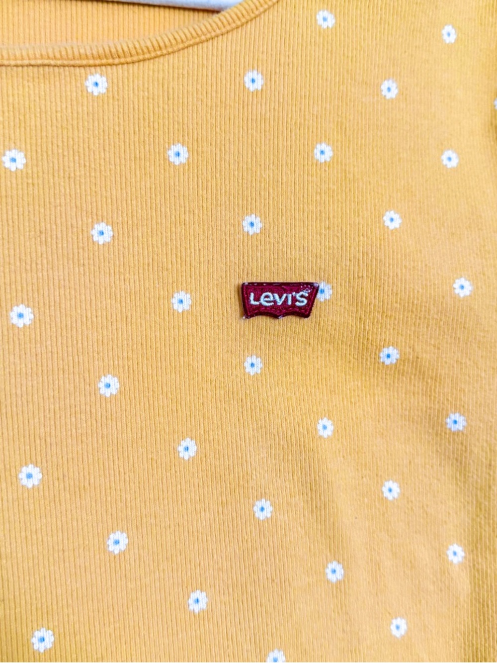 Levi's Daisy Floral Short Sleeve Ribbed Knit Baby T-Shirt - Picture 4 of 5